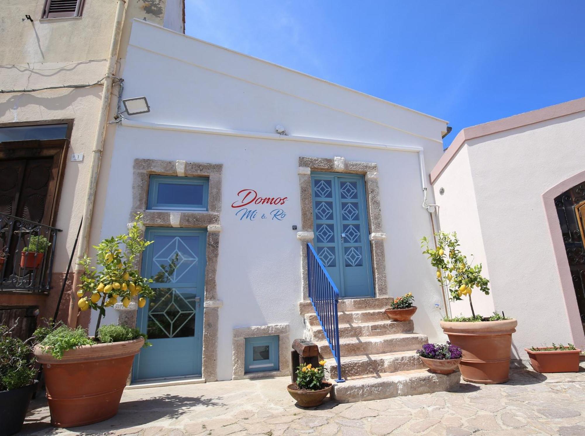 B&B Domos Mi & Ro Castelsardo Εξωτερικό φωτογραφία